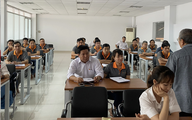 buổi học kaizen của cán bộ nhân viên với chuyên gia