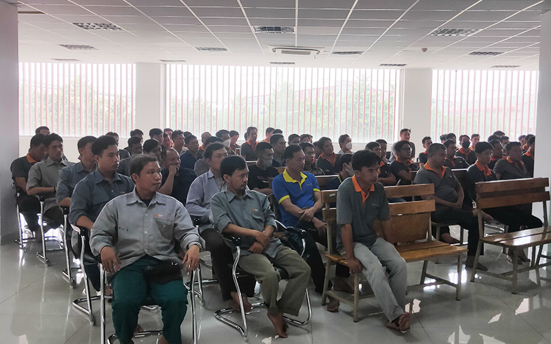 buổi học của các công nhân về chương trình Kaizen 5S