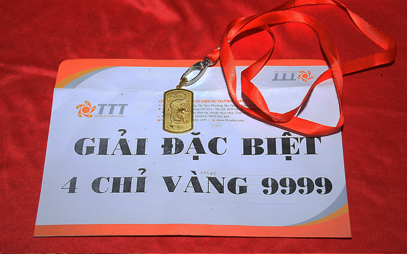 Giải đặc biệt trị giá 4 chỉ vàng 9999
