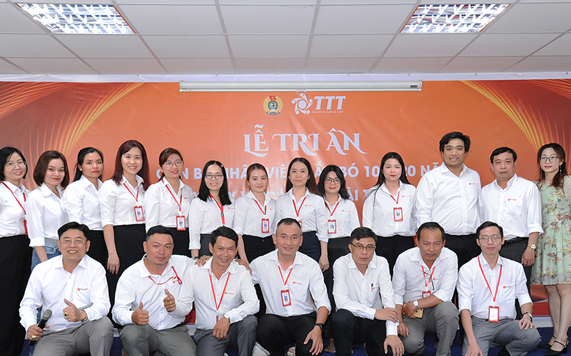 hình lưu niệm của phòng ban