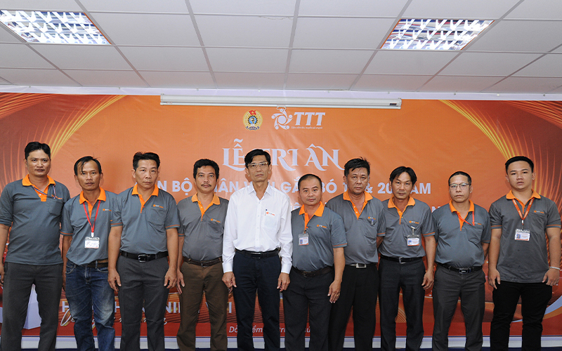 hình lưu niệm của phòng ban