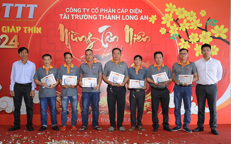 Trao giải thưởng của cho trò chơi vòng xoay may mắn