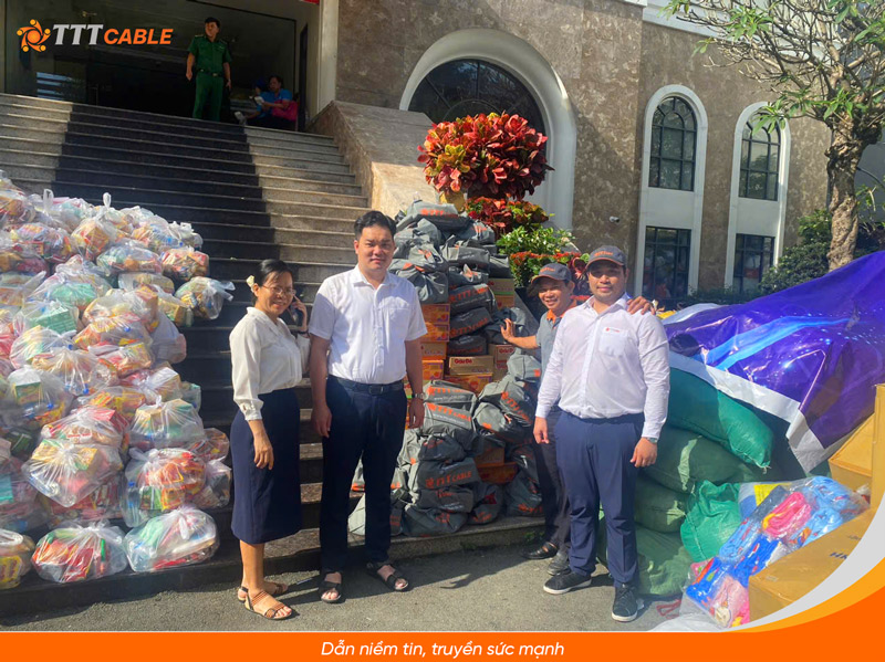Công ty Tài Trường Thành ủng hộ đồng miền Trung do mưa lũ