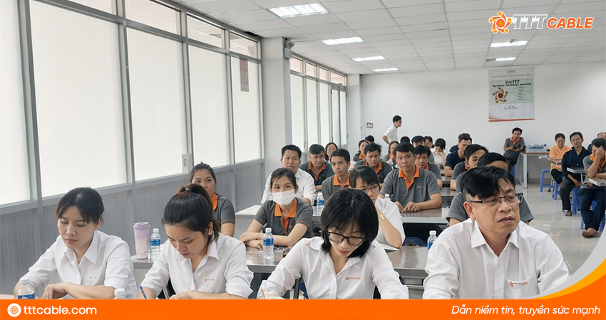 Nhân viên văn phòng TTT Cable được huấn luyện an toàn vệ sinh lao động